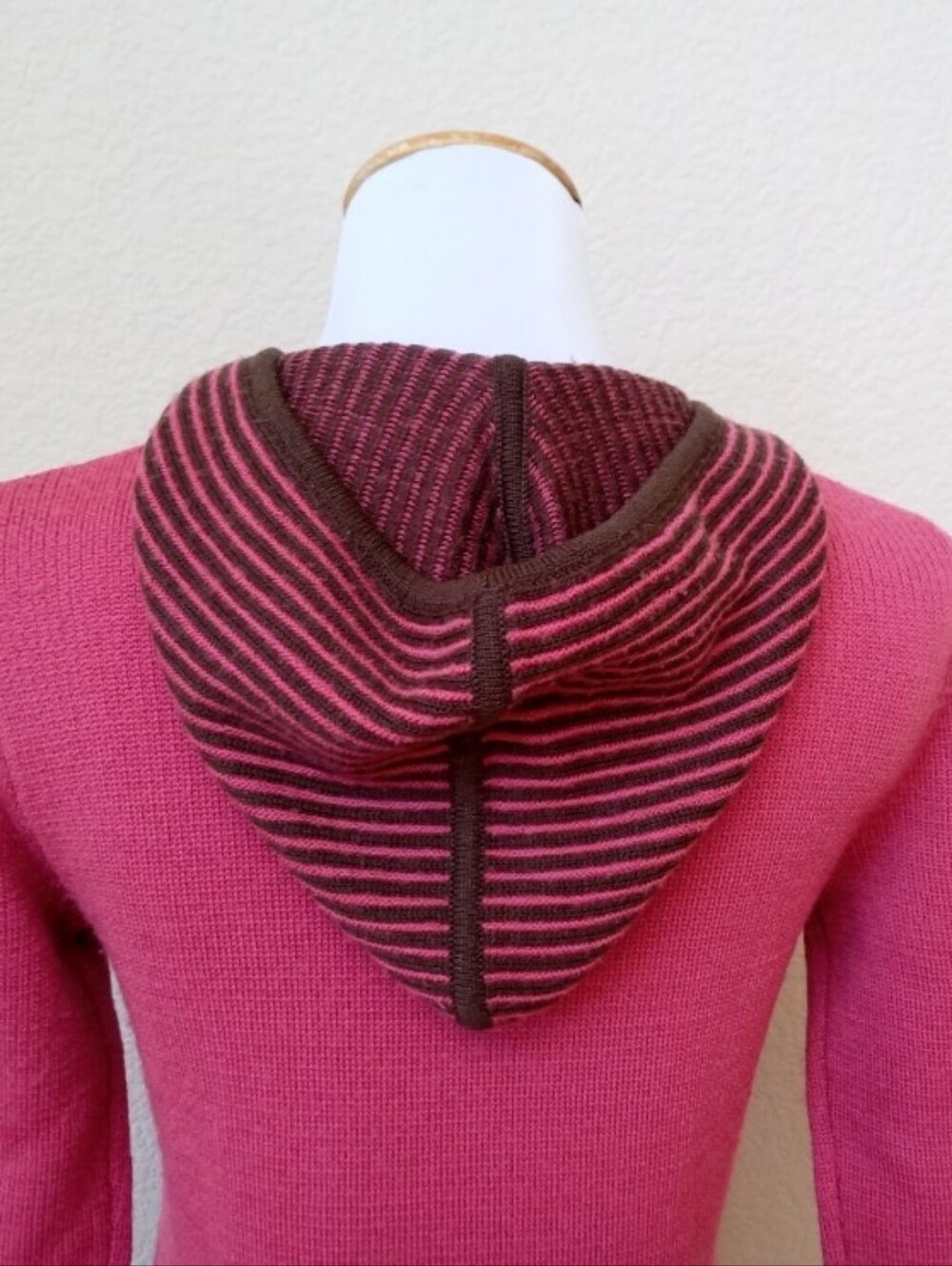 Icelandic Design pink wool floral embroidered hooded quarter zip sweater - Picture 6 of 8